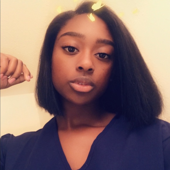 Meet your Posher, Viktoria - Picture 2 of 2